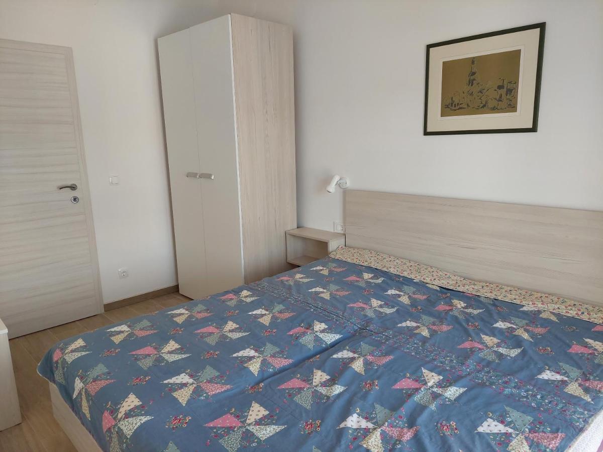 Apartments Dora, With A Beautiful View Of The Bay, Near The Sea And Center Vrboska Bagian luar foto