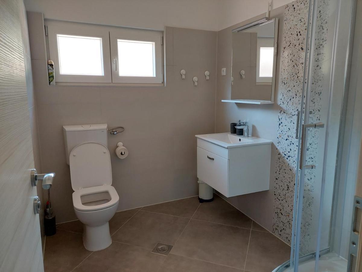Apartments Dora, With A Beautiful View Of The Bay, Near The Sea And Center Vrboska Bagian luar foto