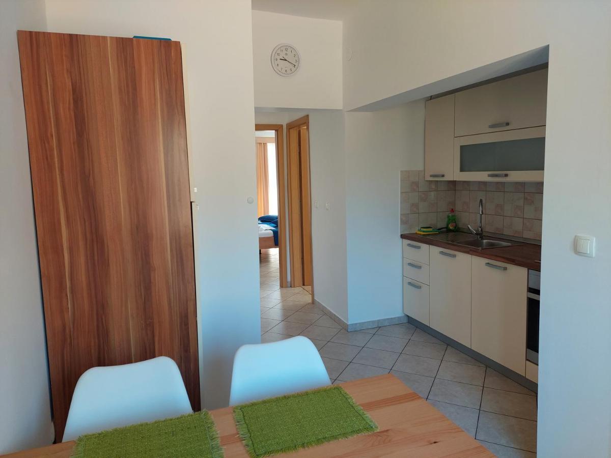 Apartments Dora, With A Beautiful View Of The Bay, Near The Sea And Center Vrboska Bagian luar foto