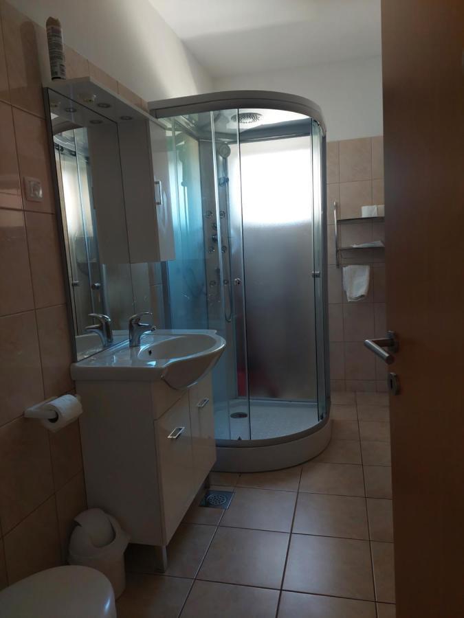 Apartments Dora, With A Beautiful View Of The Bay, Near The Sea And Center Vrboska Bagian luar foto