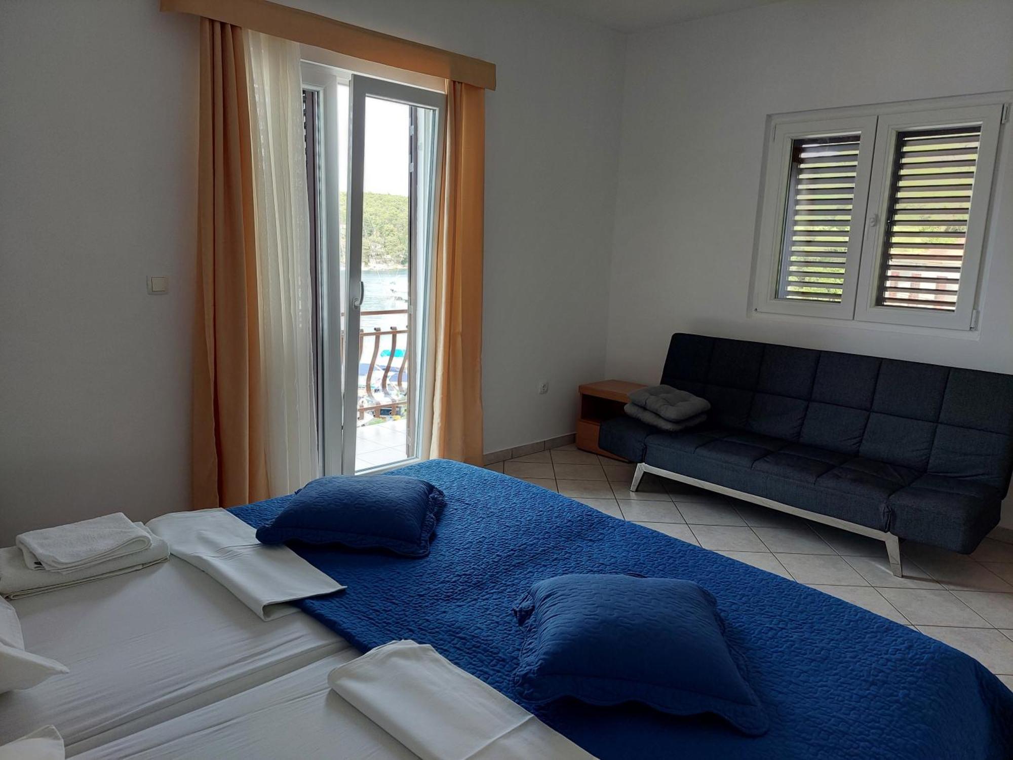 Apartments Dora, With A Beautiful View Of The Bay, Near The Sea And Center Vrboska Ruang foto
