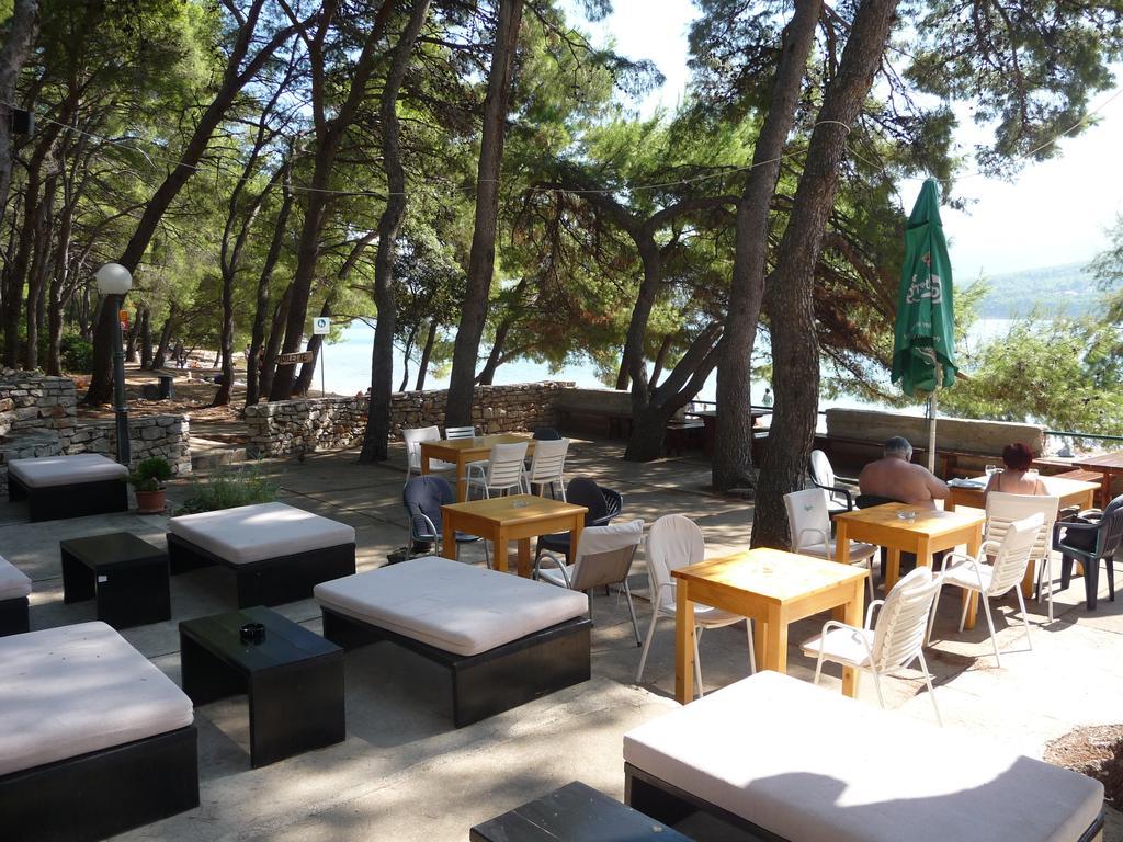 Apartments Dora, With A Beautiful View Of The Bay, Near The Sea And Center Vrboska Bagian luar foto